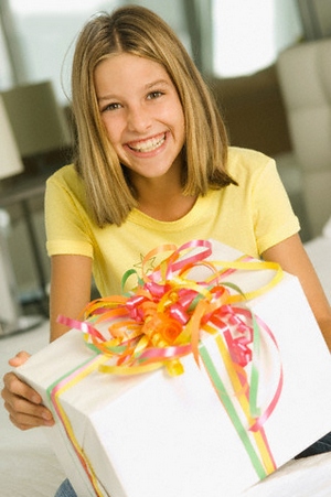 Подарок на 14 лет девочке. Что выбрать?